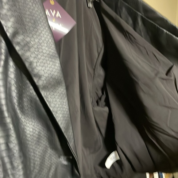 Ava & Viv Faux Snakeskin Black Crop Jacket 4x - Picture 4 of 7